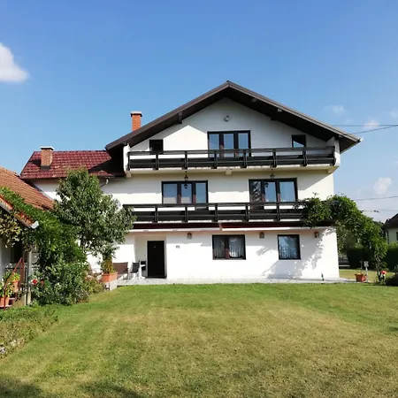 Kenedy アパート *